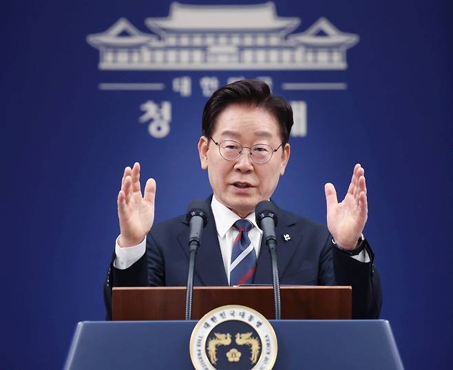 이재명 대통령이 19일 청와대 춘추관에서 유럽·G7 순방 결과 브리핑을 하고 있다. 2026.6.19. 청와대사진기자단
