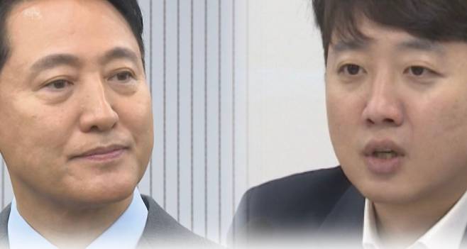 2. 오세훈 서울시장(왼쪽)과 이준석 개혁신당 대표. 한동훈 의원은 보수 재건에 뜻을 같이하는 인사들과의 협력 가능성도 열어뒀다.