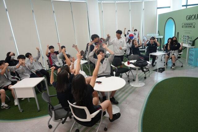 학생들이 '2026 북중미 월드컵 계기 축구와 도핑방지' 체험 프로그램에 참가하고 있다. /KADA 제공
