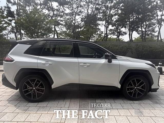 올 뉴 RAV4 PHEV GR 스포츠 측면. /황지향 기자