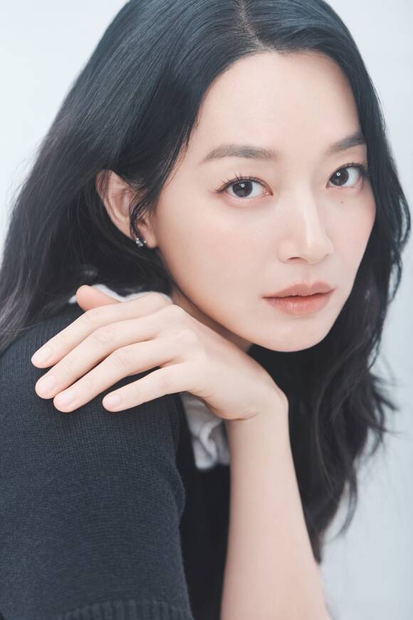 배우 신민아가 영화 '눈동자' 개봉 관련 인터뷰를 진행했다. /에이엠엔터테인먼트