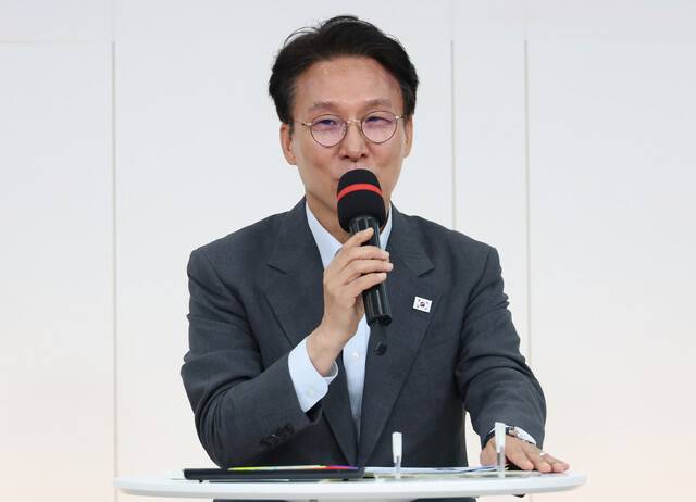 김민석 국무총리가 21일 오전 서울 송파구 한국체육대학교 개선관에서 열린 선관위 개혁 관련 시민 토론회에서 발언을 하고 있다. 공동취재사진