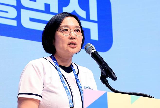 국무총리 후보자인 한성숙 중소벤처기업부 장관이 지난 16일 서울 마포구 SVC 서울에서 열린 모두의 창업 1기 출범식에서 축사를 하고 있다. 뉴스1