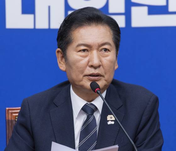 〈YONHAP PHOTO-6397〉 정청래 대표 최고위원회의 발언   (서울=연합뉴스) 황광모 기자 = 더불어민주당 정청래 대표가 22일 국회에서 열린 최고위원회의에서 발언하고 있다. 2026.6.22   hkmpooh@yna.co.kr/2026-06-22 10:58:42/ 〈저작권자 ⓒ 1980-2026 ㈜연합뉴스. 무단 전재 재배포 금지, AI 학습 및 활용 금지〉