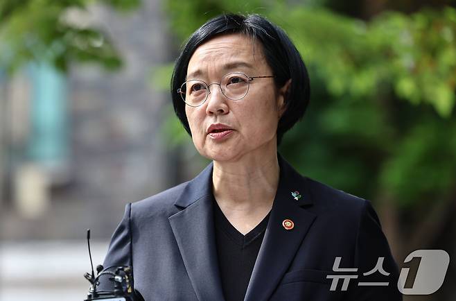 한성숙 국무총리 후보자가 22일 서울 종로구 금융감독원 연수원에 마련된 인사청문회 준비 사무실에 출근하며 모두의 창업 정보유출 사태에 대해 발언하고 있다. 2026.6.22 ⓒ 뉴스1 김도우 기자
