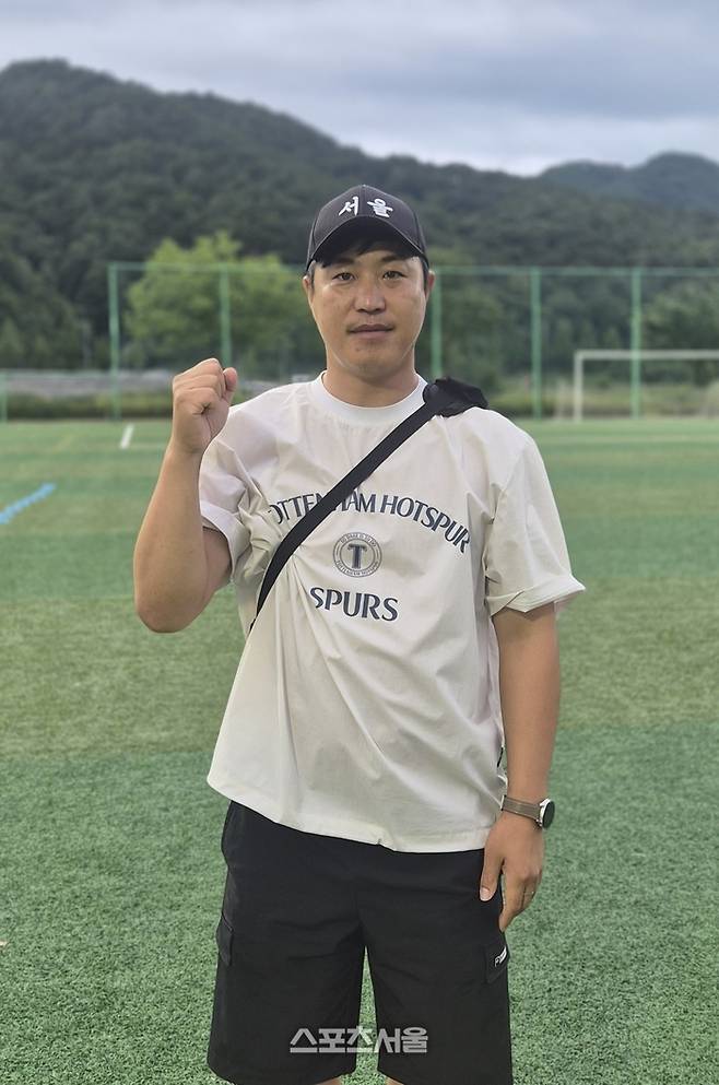 서울WFCU12 최주연 감독이 인터뷰 후 포즈를 취하고 있다. 사진 | 합천=박준범기자