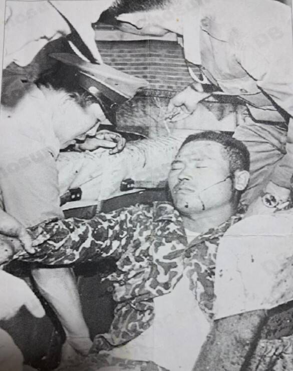 1971년 8월23일, 서울 대방동 유한양행 앞에서 체포되는 실미도 공작원 이서천의 모습. 유족이 국방부로부터 받은 것이다. 이향순씨 제공