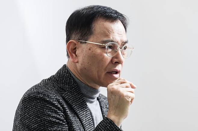 김부규 작가는 퇴직한 선배와 지인들의 부고 문자를 받고 "사람은 존재감으로 산다"는 사실을 깨닫고 퇴직 후에도 일을 계속하기로 마음먹었다. 김경록 기자