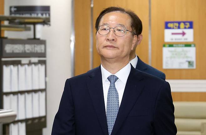 내란중요임무종사 혐의로 기소된 박성재 전 법무부 장관이 22일 오후 서울 서초구 서울중앙지방법원에서 열린 1심 선고 공판에 출석하고 있다. 사진공동취재단