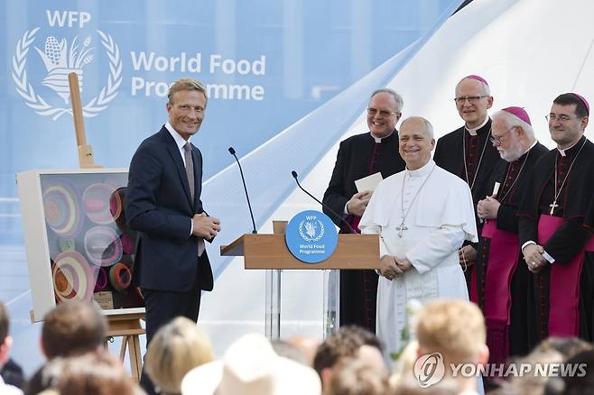 WFP 방문한 레오 14세 교황 [EPA=연합뉴스. 재배포 및 DB 금지]