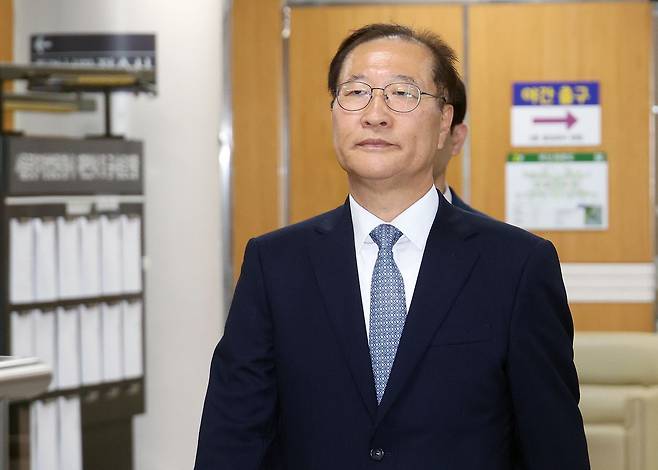 내란 중요임무 종사 등 혐의로 기소된 박성재 전 법무부 장관이 22일 서울중앙지방법원에서 열린 1심 선고 공판에 출석하고 있다. [사진공동취재단]