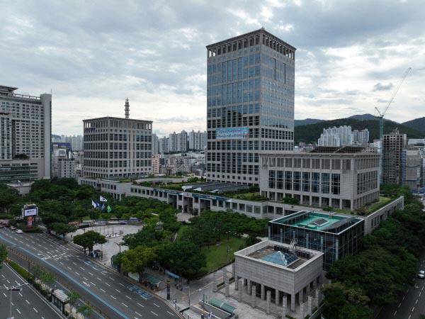 부산시청 전경. 국제신문DB