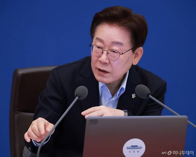 [서울=뉴시스] 최동준 기자 = 이재명 대통령이 23일 청와대에서 열린 국무회의 겸 비상경제점검회의에서 발언하고 있다. 2026.06.23. photocdj@newsis.com /사진=