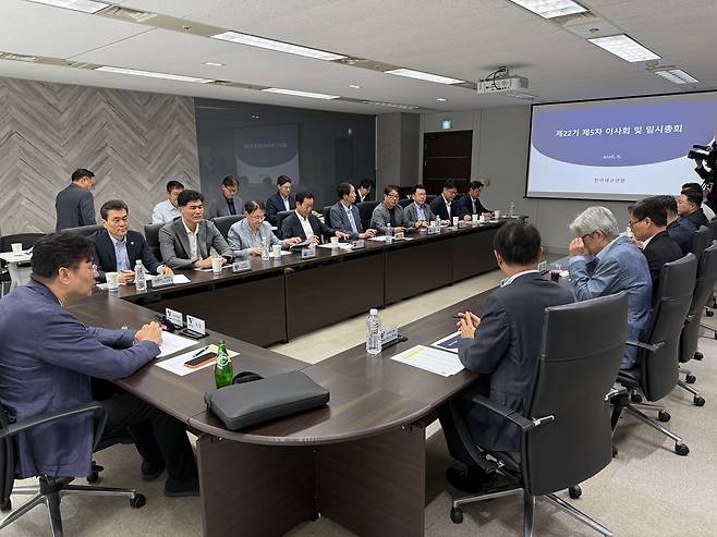 한국배구연맹(KOVO)이 2일 서울 마포구 상암동 배구연맹 대회의실에서 이사회 및 임시 총회를 열어 인터넷 방송 플랫폼 기업인 SOOP의 신규 회원 가입을 논의하고 있다. 2026.6.2 cany9900@yna.co.kr 연합뉴스