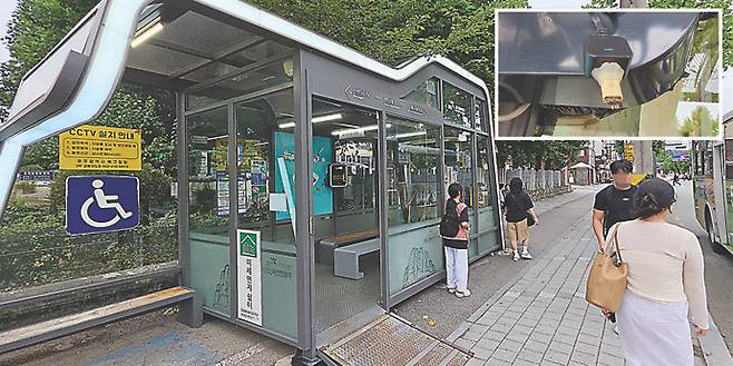 스마트 도시를 표방하며 광주 곳곳에 설치된 스마트버스정류장이 제 기능을 하지 못한 채 방치되고 있는 것으로 나타났다. 사진은 전남대 정문에 위치한 스마트버스정류장. /서강원 수습기자