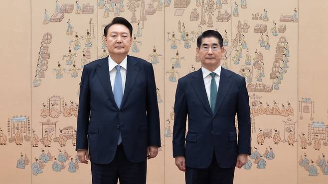 윤석열(왼쪽) 前 대통령과 김용현 前 국방부 장관