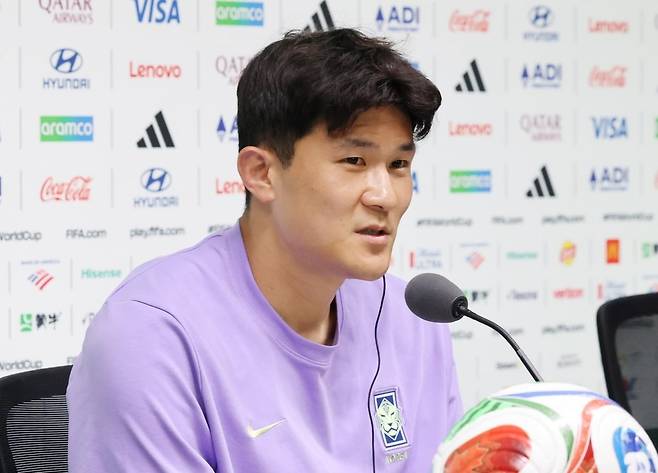 대한민국 축구대표팀 김민재가 23일(현지시간) 멕시코 누에보 레온주 몬테레이 스타디움에서 열린 대한민국 공식 기자회견에서 취재진의 질문에 답하고 있다. 대한민국 축구대표팀은 25일(한국시간) 오전 10시 멕시코 몬테레이 스타디움에서 남아공을 상대로 2026 북중미 월드컵 조별리그 A조 3차전을 갖는다.  2026.6.24/뉴스1