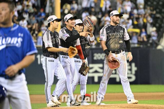 LG가 4-3으로 삼성에 승리하며 4연승을 했다./잠실=한혁승 기자