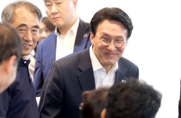김민석 국무총리가 25일 전북 정읍시 아우름캠퍼스에서 열린 더불어민주당 전북지역 당선인 워크숍에 참석하고 있다. 연합뉴스