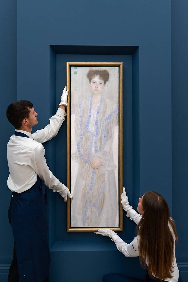 구스타프 클림트가 1902년에 그린 ‘게르트루트 로에프의 초상’ [Sotheby’s]