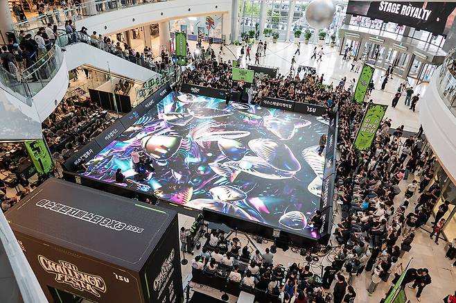 ▲아트 공연장으로 변신한 LED 코트