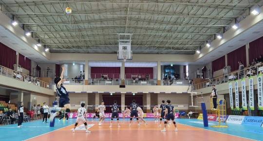 27일 한양대-경상국립대전 [한국대학배구연맹 제공]