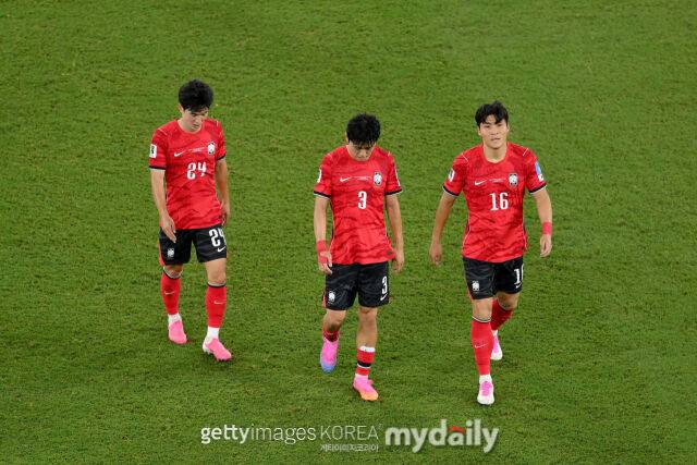 대한민국 축구대표팀이 25일 몬테레이 스타디움에서 열린 '2026 국제축구연맹(FIFA) 북중미 월드컵' A조 조별리그 3차전 남아공전에서 실점한 뒤 하이드레이션 브레이크를 맞이하고 있다./게티이미지코리아