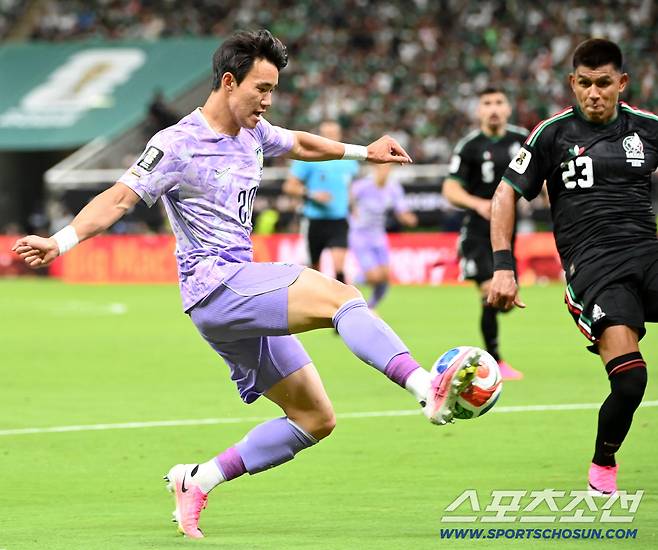 19일(한국시각) 멕시코 과달라하라 사포판의 에스타디오 과달라하라에서 열린 2026 북중미월드컵 대한민국과 멕시코의 경기. 양현준이 패스를 시도하고 있다. 사포판(멕시코)=허상욱 기자wook@sportschosun.com/2026.06.19/
