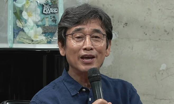 지난 26일 공개된 유튜브 ‘김어준의 다스뵈이다’ 방송에서 발언 중인 유시민 작가. 유튜브 ‘딴지방송국’ 갈무리