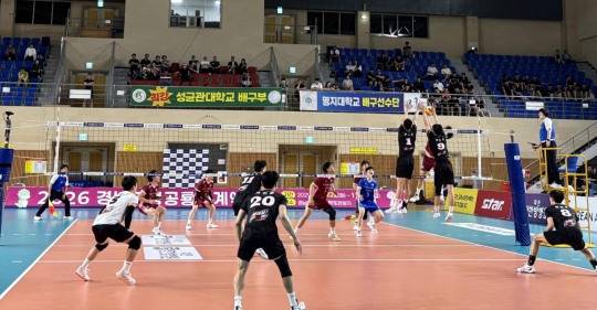 28일 중부대-경희대전 [한국대학배구연맹 제공]