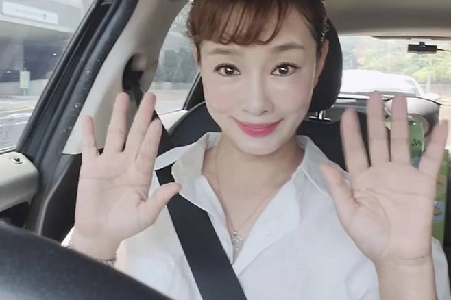 Broadcaster Kim Won-hee greeted her fans warmly by posting on her social media account for the first time in about a year and eight months. Along with a message urging people to stay healthy amidst the sweltering weather, Kim Won-hee shared videos and photos capturing her daily life.On the 28th, Kim Won-hee updated her fans on her whereabouts by revealing scenes of her on her way to church and resting in front of her home. In the video, she greeted them with a bright smile, while the photos showed her enjoying a relaxed daily life cooling off under a tree.Fans expressed their delight at her long-awaited post and left supportive comments. Kim Won-hee had stopped updating her posts since October 2024 but has resumed communication with fans through this return to activity.Debuting as a talent in the 21st open recruitment of MBC in 1992, Kim Won-hee has been loved by the public for her acting career and her active role as a host on numerous variety programs, including Come Play With Me and We Got Divorced.