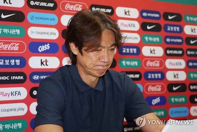 홍명보 전 한국 축구대표팀 감독. 연합뉴스