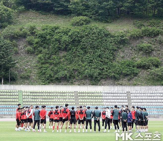 강원 FC 선수단. 사진=이근승 기자