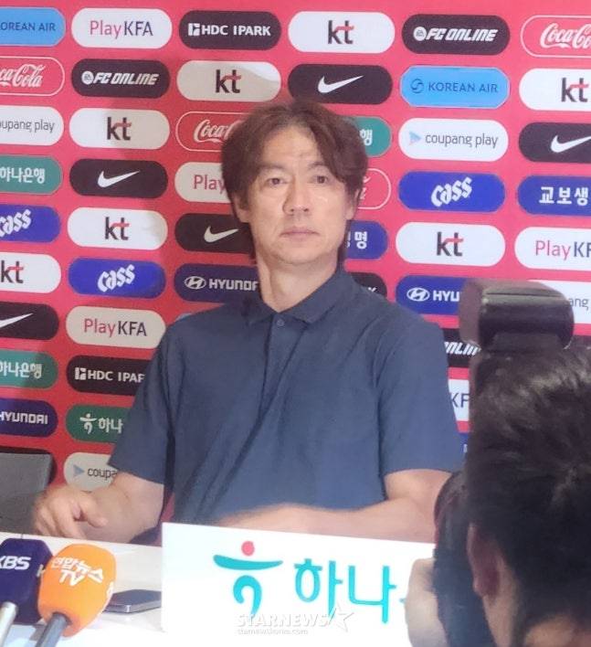 2026 FIFA 북중미 월드컵 탈락이 확정된 뒤 사퇴 기자회견에 참석한 홍명보 축구 국가대표팀 감독. /사진=박건도 기자
