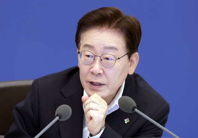 이재명 대통령이 30일 청와대에서 열린 국무회의 겸 비상경제점검회의에서 발언하고 있다. /연합뉴스