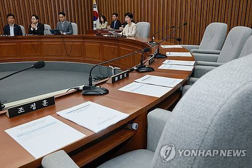 국무총리 임명동의안 처리 앞두고 국민의힘 참석 촉구하는 백혜련 위원장(서울=연합뉴스) 신현우 기자 = 29일 국회에서 열린 한성숙 국무총리 임명동의에 관한 인사청문특별위원회 제4차 전체회의에서 위원장인 더불어민주당 백혜련 의원이 임명동의안 심사경과보고서 채택의 건을 상정한 뒤 회의에 불참한 국민의힘 소속 위원들의 참석을 촉구하고 있다. 2026.6.29 nowwego@yna.co.kr
