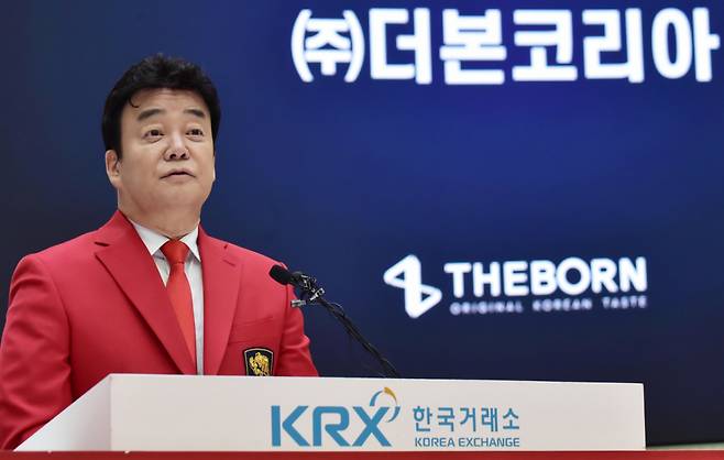 더본코리아는 빽다방 점주 A씨에 대한 고용노동부 기획 감독 결과를 근거로 이 같이 결정했다. 관계자는 "청주 노무 사건 이후 '빽다방' 전체가 비판의 대상이 돼 브랜드 명성이나 신용이 심각하게 훼손됐다"며 "A씨는 직장 내 괴롭힘과 근로기준법 위반으로 과태료 처분을 받았으며, 빽다방 가맹사업에 중대한 장애가 발생됨에 따라 가맹계약을 해지했다"고 밝혔다. 사진은 더본코리아 백종원 대표./사진=머니S