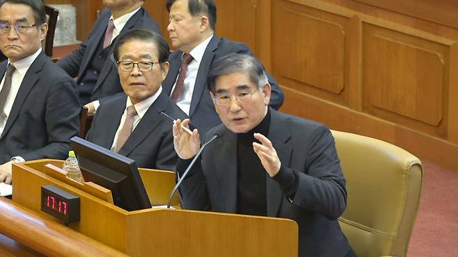 [서울=뉴시스] 사진은 김 전 장관이 지난해 1월 23일 서울 종로구 헌법재판소에서 열린 대통령 탄핵심판 4차 변론기일에 증인으로 출석해 질문에 답변하는 모습. (사진=헌법재판소 제공) 2026.06.30. photo@newsis.com *재판매 및 DB 금지