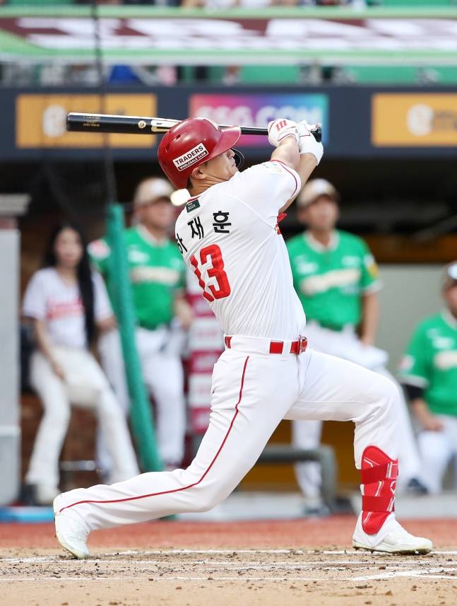 지난해 하재훈의 타격 모습. /사진=SSG 랜더스 제공