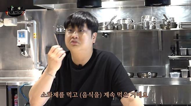 Chef Yoon Nam-no appeared on the YouTube channel Bob Eun-young and shared his experience of being prescribed Maunzaro, an obesity treatment drug, at the clinic run by Chef Park Eun-youngs husband. Yoon Nam-no mentioned the drugs weight loss effects, revealing an anecdote about suffering from indigestion while filming Please Take Care of My Refrigerator while taking Maunzaro.Park Eun-young visited Yoon Nam-nos restaurant and showcased her cooking skills. During the cooking process, she drew laughter by pointing out Yoon Nam-nos habit of excessively tasting noodles. Yoon Nam-no revealed his candid side regarding his usual eating habits, explaining that he prepares generous portions of food for himself even during filming.