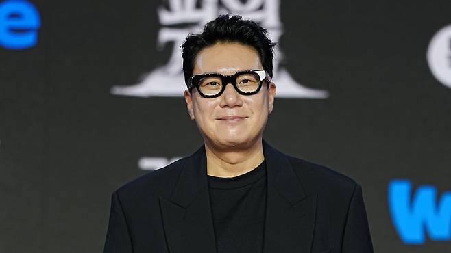 방송인 이상민이 '피의 게임X' 온라인 제작발표회 현장에서 포즈를 취하고 있다. / 사진제공=웨이브