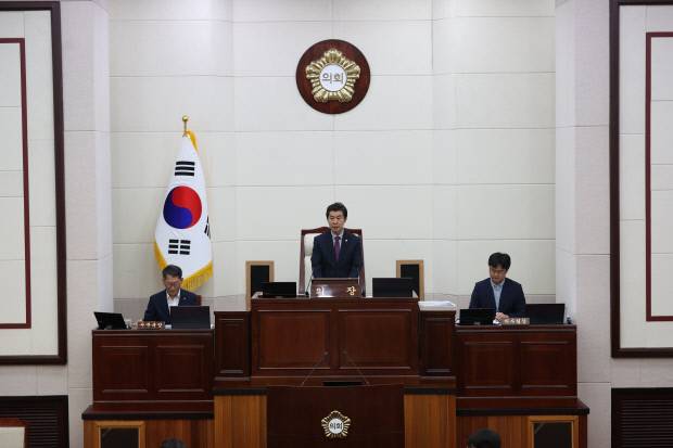 강승수 의장이 첫 개회를 선언하고 있다. 구미시의회 제공