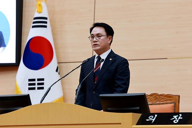 1일 전남광주특별시의회는 제1회 임시회 1차 본회의를 열고 4선의 송형곤 의원(더불어민주당·고흥1)을 초대 의장으로 선출했다. (제공=통합특별시의회)