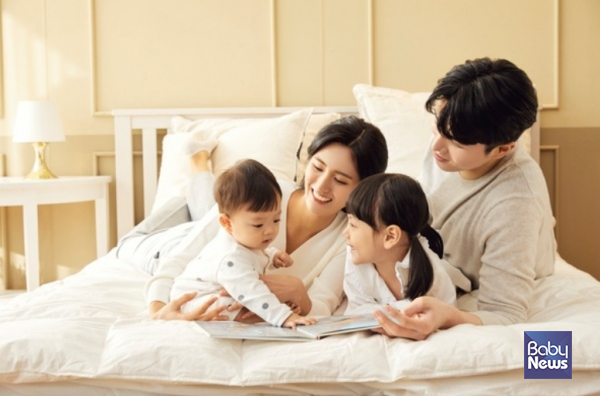 오는 8월 20일부터는 자녀의 질병이나 어린이집 휴원, 학교 휴교 등 단기간 돌봄이 필요한 경우 사용할 수 있는 '단기 육아휴직' 제도가 새롭게 도입된다. ⓒ베이비뉴스