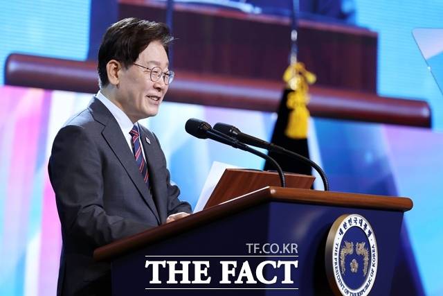 이재명 대통령이 1일 인천 중구 인스파이어리조트에서 열린 제22기 민주평화통일자문회의 유라시아 지역회의 평화공존 정책 대화에서 발언하고 있다. /뉴시스
