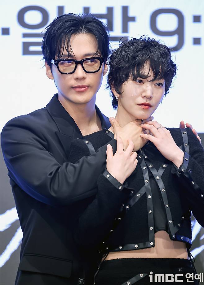 Actors Namgoong Min and Lee Seul posed for photos at the production press conference for the KBS 2TV Saturday-Sunday miniseries *The Perfection of Marriage*, held on the 1st at The Saint in Guro-gu, Seoul. The two actors captivated the audience with poses that captured the dramas atmosphere.The Perfection of Marriage is a crime thriller that depicts a mans struggle against criminals as he tries to rescue his wife, who was kidnapped just before their divorce. The 12-episode series is scheduled to premiere on the 4th at 9:20 p.m.