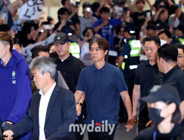 홍명보 감독이 북중미월드컵 일정을 마치고 인천국제공항을 통해 입국했다./한혁승 기자
