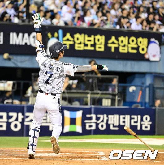 쐐기 스리런포 날리는 박찬호