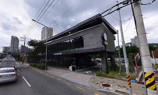 제이에스이레(옛 천화동인7호)가 2020년 매입한 부산광역시 기장군 소재 건물이 임의경매에 넘어갔다. 사진=네이버지도 거리뷰 캡처