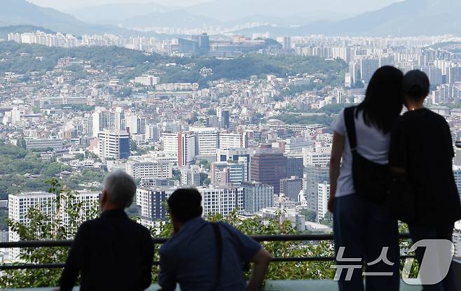남산에서 바라본 서울 시내 아파트 모습. 2026.6.8 ⓒ 뉴스1 김민지 기자